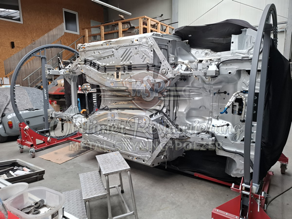 AMG GT3 Unterboden reparatur